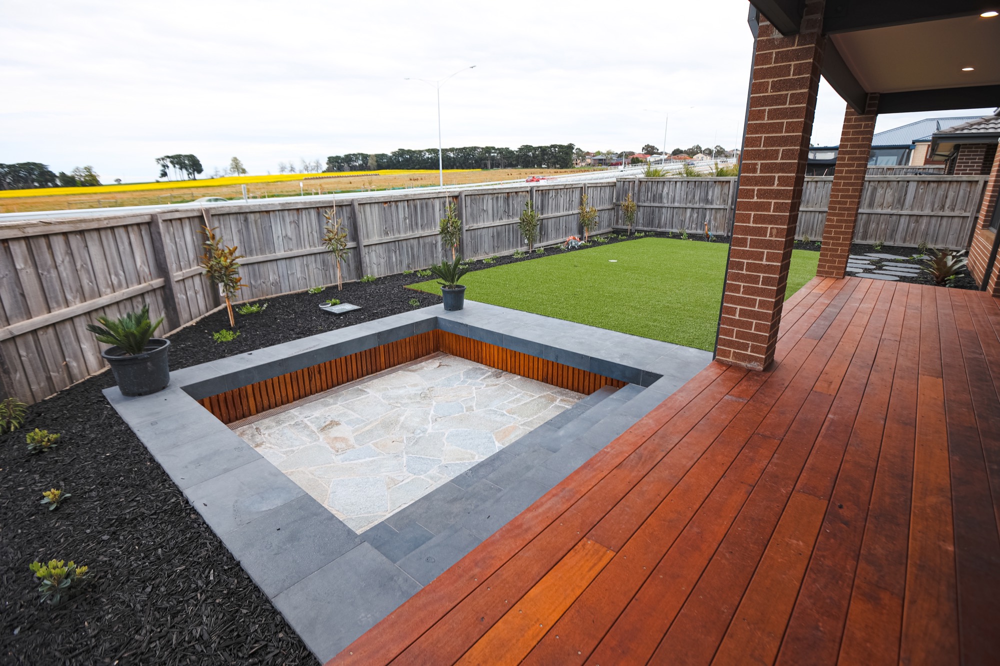 Nixon Drive outdoor entertaining, sunken firepit and deck